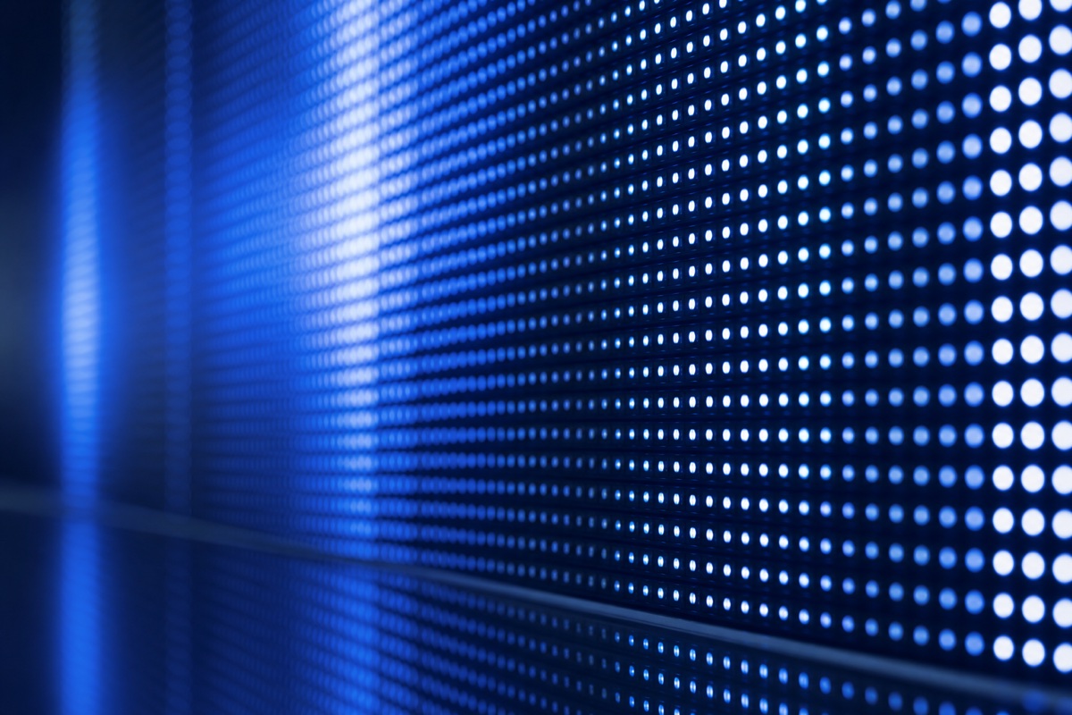 Night outdoor LED screen visibility